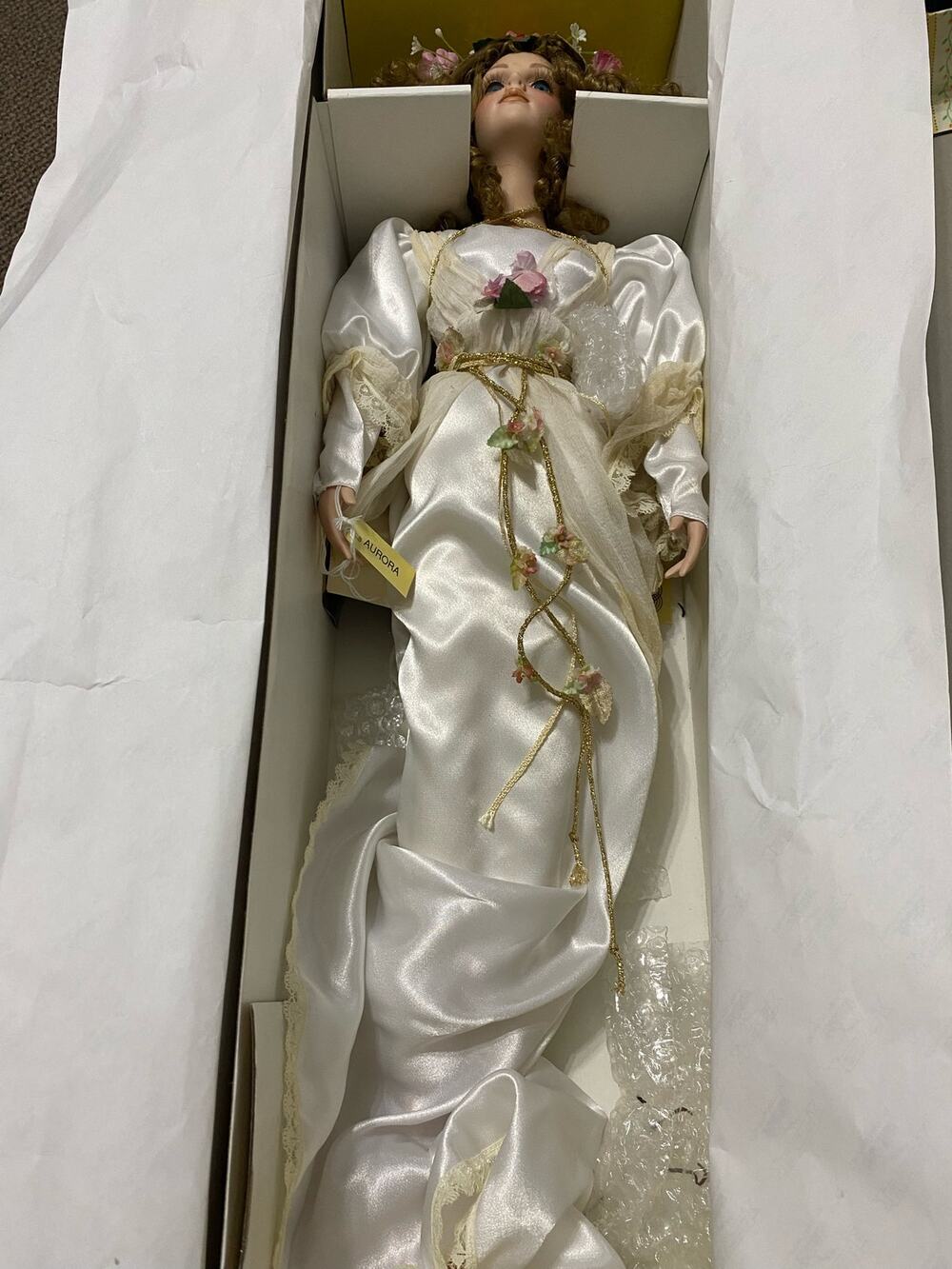 Seymour Mann Aurora Bridal Porcelain Doll A Connoisseur Collection